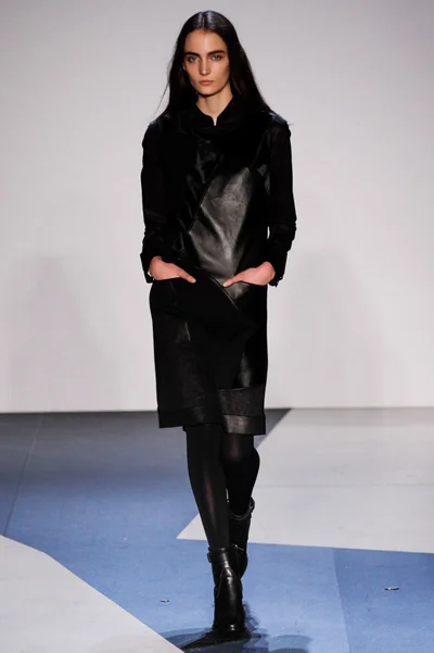 Look 15